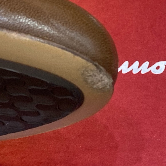 Salvatore Ferragamo Ruil buckle pump Sz 8.5 brown LIKE NEW WITH BOX - Picture 9 of 10